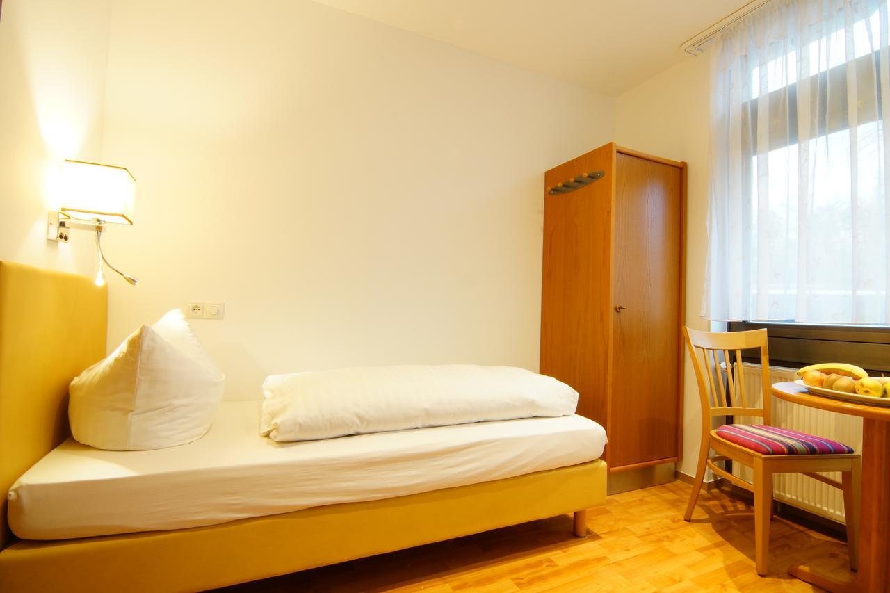 Hotel Spitzenpfeil Michelau in Oberfranken Экстерьер фото
